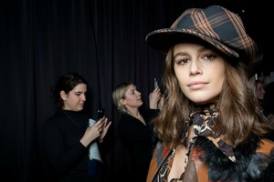 backstage-defile-michael-kors-automne-hiver-2019-2020-new-york-coulisses-126.thumb.jpg.19026ff5aff5c6ee49687417497ca542.jpg