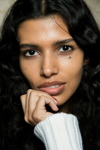 backstage-defile-michael-kors-automne-hiver-2019-2020-new-york-coulisses-163.thumb.jpg.27e06430845a6f6e62f8c98e871da43a.jpg