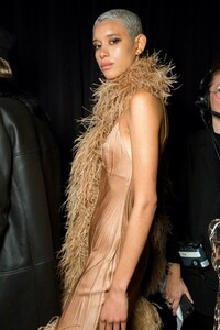 backstage-defile-michael-kors-automne-hiver-2019-2020-new-york-coulisses-34.thumb.jpg.93f6d6c46b885b0a0972ea3a94c43b60.jpg