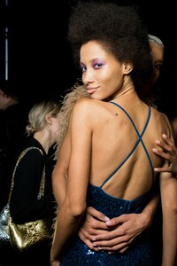 backstage-defile-michael-kors-automne-hiver-2019-2020-new-york-coulisses-38.thumb.jpg.5eb016e27c7f7f1d90916ccf39e7a771.jpg