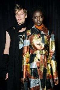 backstage-defile-michael-kors-automne-hiver-2019-2020-new-york-coulisses-83.thumb.jpg.4fdcf73a4588e9a6f67d96805e455443.jpg