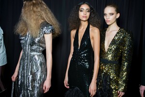 backstage-defile-michael-kors-automne-hiver-2019-2020-new-york-coulisses-88.thumb.jpg.ddf2aa57e2202a8da39fe5d192ec1133.jpg