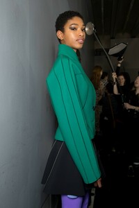 backstage-defile-mugler-automne-hiver-2019-2020-paris-coulisses-93.thumb.jpg.914f0c68aa1a339a00231601670cb02a.jpg