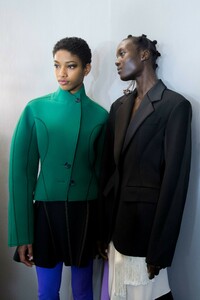 backstage-defile-mugler-automne-hiver-2019-2020-paris-coulisses-98.thumb.jpg.9a420b70a7580140e3f210ca896486ac.jpg