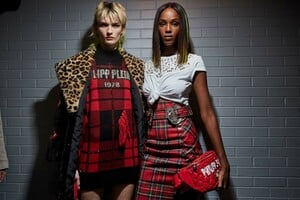 backstage-defile-philipp-plein-automne-hiver-2019-2020-new-york-coulisses-115.thumb.jpg.c019515b8df75152ca3719b30de8cdec.jpg