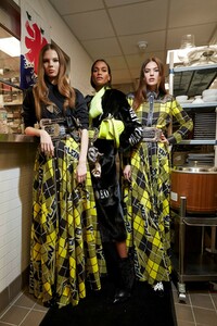 backstage-defile-philipp-plein-automne-hiver-2019-2020-new-york-coulisses-82.thumb.jpg.21f58ca39859c41f5adaee95277ccffd.jpg