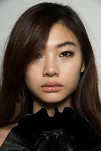 backstage-defile-philosophy-di-lorenzo-serafini-automne-hiver-2019-2020-milan-coulisses-28.thumb.jpg.eb6c0822a69687c4422b6fd4db856bda.jpg