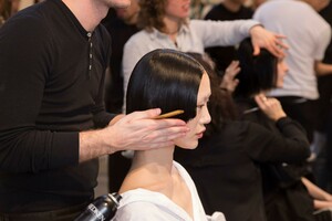 backstage-defile-prada-automne-hiver-2019-2020-milan-coulisses-48.thumb.jpg.a963024c4337d0a2e5f312409df37c28.jpg