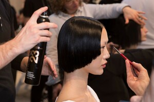 backstage-defile-prada-automne-hiver-2019-2020-milan-coulisses-49.thumb.jpg.c464d0c78cacb64af0193503afc9c2a4.jpg