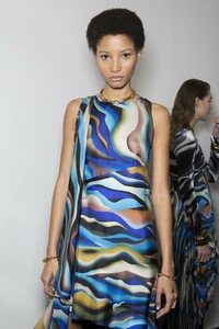 backstage-defile-roberto-cavalli-automne-hiver-2019-2020-milan-coulisses-121.thumb.jpg.c1d04e3100efdac9ef4cad24ed1fd7c2.jpg
