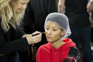 backstage-defile-roberto-cavalli-automne-hiver-2019-2020-milan-coulisses-93.thumb.jpg.3ead7ea8037115d3c5d2cb25cbba0650.jpg