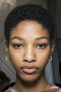 backstage-defile-roberto-cavalli-automne-hiver-2019-2020-milan-coulisses-96.thumb.jpg.879709976eba09a0e7a3303b22dc1849.jpg