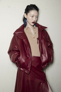 backstage-defile-salvatore-ferragamo-automne-hiver-2019-2020-milan-coulisses-120.thumb.jpg.dc95bfb7439973eb3a6ffb1f87e90bc5.jpg