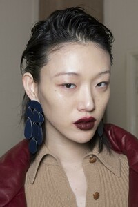 backstage-defile-salvatore-ferragamo-automne-hiver-2019-2020-milan-coulisses-127.thumb.jpg.b0343e7c284956ec1faec185e631c6fd.jpg