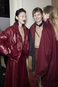backstage-defile-salvatore-ferragamo-automne-hiver-2019-2020-milan-coulisses-134.thumb.jpg.387dd8d22ba932e9c921012567966970.jpg
