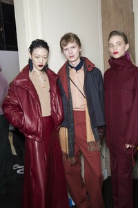 backstage-defile-salvatore-ferragamo-automne-hiver-2019-2020-milan-coulisses-135.thumb.jpg.a0ddf2f6be2f0cd0f625e2deb7335886.jpg