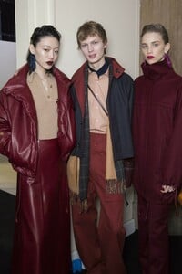 backstage-defile-salvatore-ferragamo-automne-hiver-2019-2020-milan-coulisses-136.thumb.jpg.26030b67bdd0b229aa30eb2a1fc53940.jpg