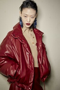 backstage-defile-salvatore-ferragamo-automne-hiver-2019-2020-milan-coulisses-30.thumb.jpg.54cb56245e9f864b086a84aab351eaf7.jpg