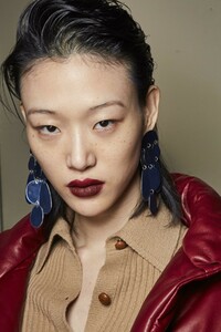 backstage-defile-salvatore-ferragamo-automne-hiver-2019-2020-milan-coulisses-78.thumb.jpg.6182642b162443a27c7e3c78aa370f45.jpg