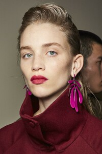 backstage-defile-salvatore-ferragamo-automne-hiver-2019-2020-milan-coulisses-82.thumb.jpg.622fd75556226b37c500d96cba7e2820.jpg