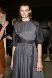 backstage-defile-sportmax-automne-hiver-2019-2020-milan-coulisses-189.thumb.jpg.f209f25af7d8283dedc067805ec1667b.jpg