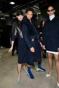 backstage-defile-sportmax-automne-hiver-2019-2020-milan-coulisses-199.thumb.jpg.73f817ca2cb558e6d8c47855270c9d93.jpg