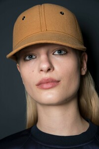 backstage-defile-sportmax-automne-hiver-2019-2020-milan-coulisses-59.thumb.jpg.8c2a92dc1fbfee80d8ad9d33f997dfb7.jpg