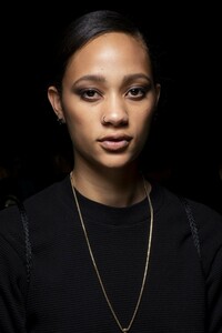 backstage-defile-tom-ford-automne-hiver-2019-2020-new-york-coulisses-29.thumb.jpg.f90f1c67bda82e9315a382aa3e511540.jpg
