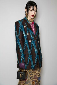 backstage-defile-versace-automne-hiver-2019-2020-milan-coulisses-113.thumb.jpg.b072f6fc70fdeef148f668f45c07dfd6.jpg