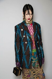 backstage-defile-versace-automne-hiver-2019-2020-milan-coulisses-116.thumb.jpg.fd8f1c823c1de4760f5987f33d86060a.jpg