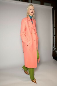 backstage-defile-versace-automne-hiver-2019-2020-milan-coulisses-93.thumb.jpg.22cb24596114d7ee96c0092ad6fd7804.jpg