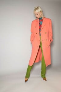backstage-defile-versace-automne-hiver-2019-2020-milan-coulisses-94.thumb.jpg.657ab78b0e75e791611f19eeafa6d75b.jpg