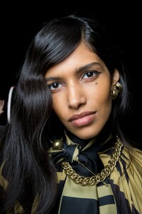 backstage-defile-zimmermann-automne-hiver-2019-2020-new-york-coulisses-36.thumb.jpg.2fdcfb7720601390a415128945b46327.jpg