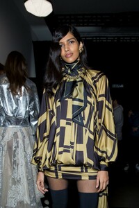 backstage-defile-zimmermann-automne-hiver-2019-2020-new-york-coulisses-38.thumb.jpg.a061995958f11bca5ccd766ca0a92a0a.jpg