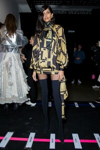 backstage-defile-zimmermann-automne-hiver-2019-2020-new-york-coulisses-39.thumb.jpg.9524391a1e024aaf30affb36ece45d94.jpg