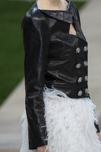 chanel-hc-clp-rs19-9285.thumb.jpg.229b7eff6066fdd9a9df8f74ee717405.jpg