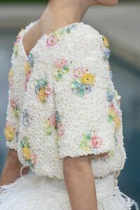 chanel-hc-clp-rs19-9377.thumb.jpg.26b5a336fc4d0f8b94b4e9ea10903f74.jpg