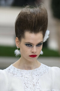 chanel-hc-clp-rs19-9501.thumb.jpg.de1e91f43bd3f4da0f48173b8c4b357e.jpg
