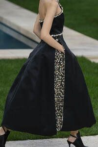 chanel-hc-clp-rs19-9628.thumb.jpg.70acfc092465603736f054b800d7257e.jpg