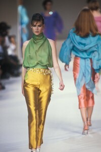 chloe-ss-1991-1.thumb.jpg.934015da587b8f07d643ed6b5cb6636d.jpg