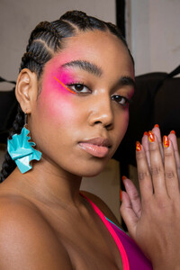 chromat-bks-m-rf19-8564.thumb.jpg.c595c043a10f50dbd6910294d3d3f12e.jpg