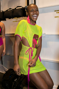 chromat-bks-m-rf19-8603.thumb.jpg.f14ca622c7d14deec103df591531ba9e.jpg