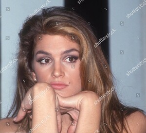 cindy-crawford-1991-shutterstock-editorial-9755073a.jpg