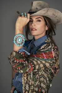 cindy-crawford-moda-2019-etro-1550652068.thumb.jpg.f0e128e369025d24f067afec339c3465.jpg