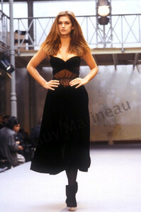 cindy_crawford_azedine_alac3afa_wf_1989_photo_guy_marineau_005.jpg