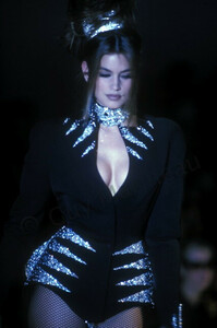 cindy_crawford_thierry_mugler_wf_1990_photo_guy_marineau_001.jpg