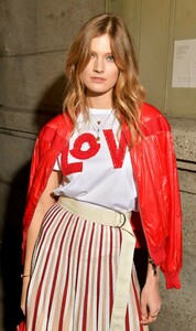 constance-jablonski-moncler-genius-fashion-show-in-milan-02-20-2019-1.jpg