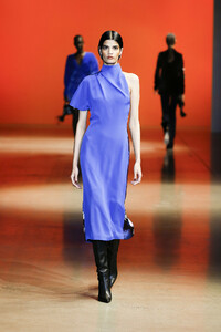 cushnie-rtw-f19-03(1).thumb.jpg.3369af2c4cff59ec86e87bb96bf478ce.jpg