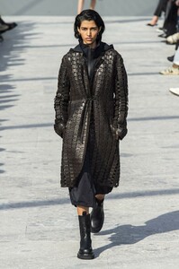 defile-bottega-veneta-automne-hiver-2019-2020-milan-look-25.thumb.jpg.6346b0f1a3a42de2d62049079cf5cfb5.jpg