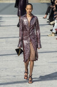 defile-bottega-veneta-automne-hiver-2019-2020-milan-look-27.thumb.jpg.0f80ccadaf4d82a44dadc77375b7cb5d.jpg